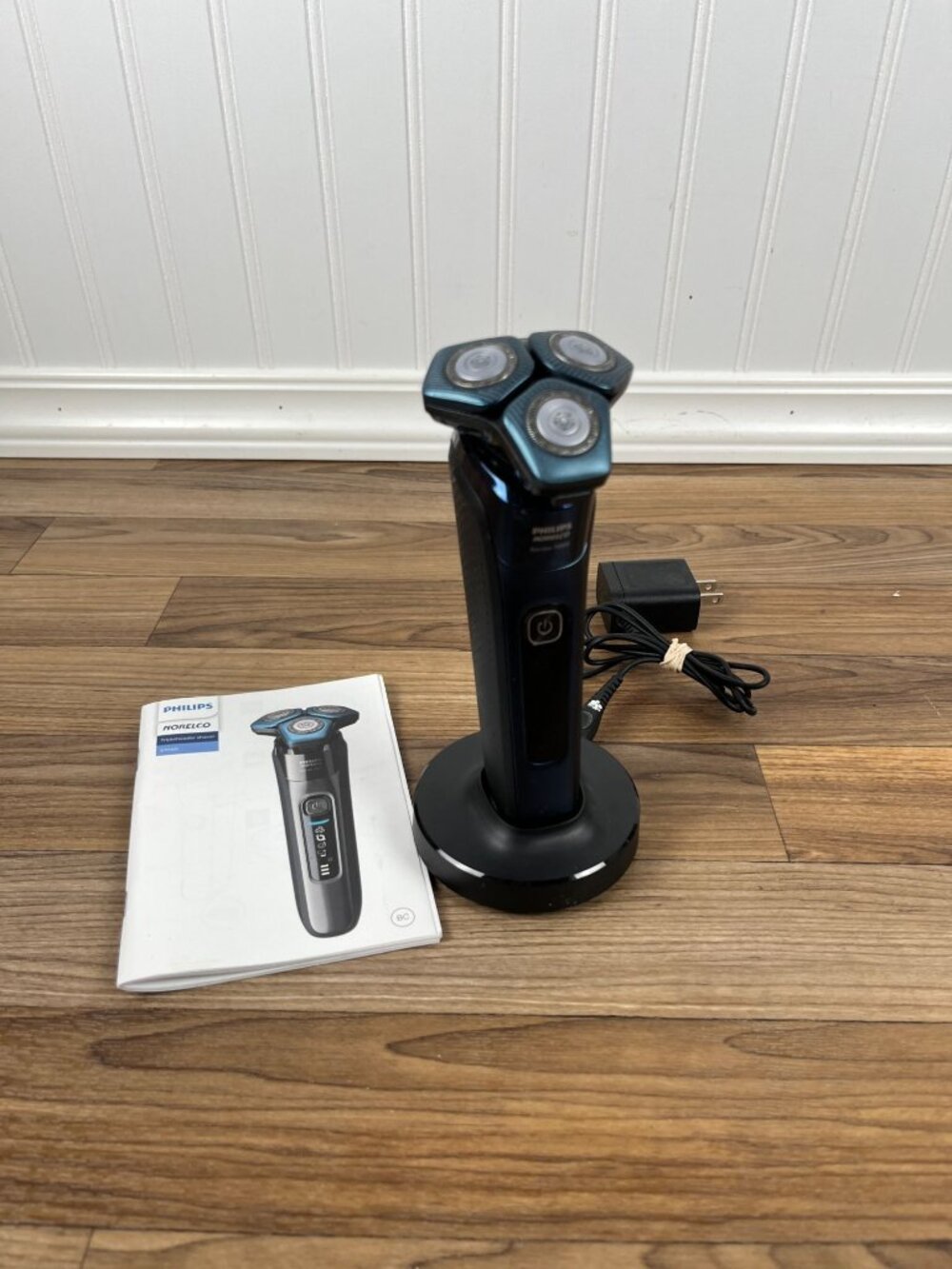 Philips Norelco Series 7000 S7782 Wet & Dry Electric Shaver Rotary Cordless Blue